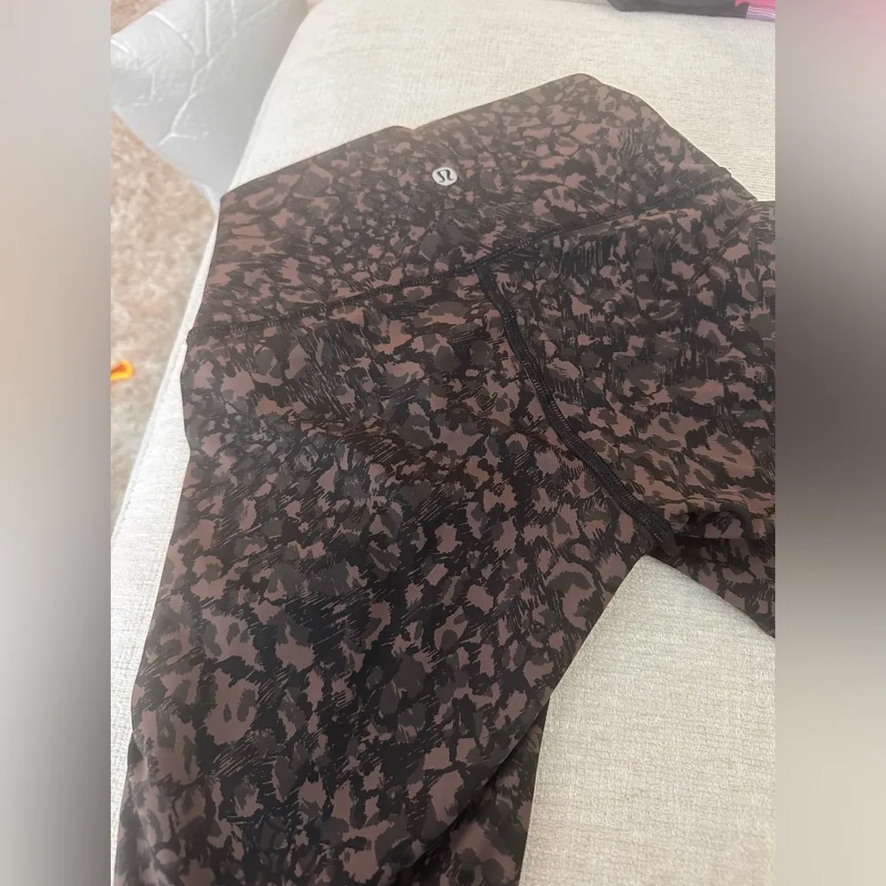 NWOT lululemon wunder under wild thing camo brown size 2 - Image 6