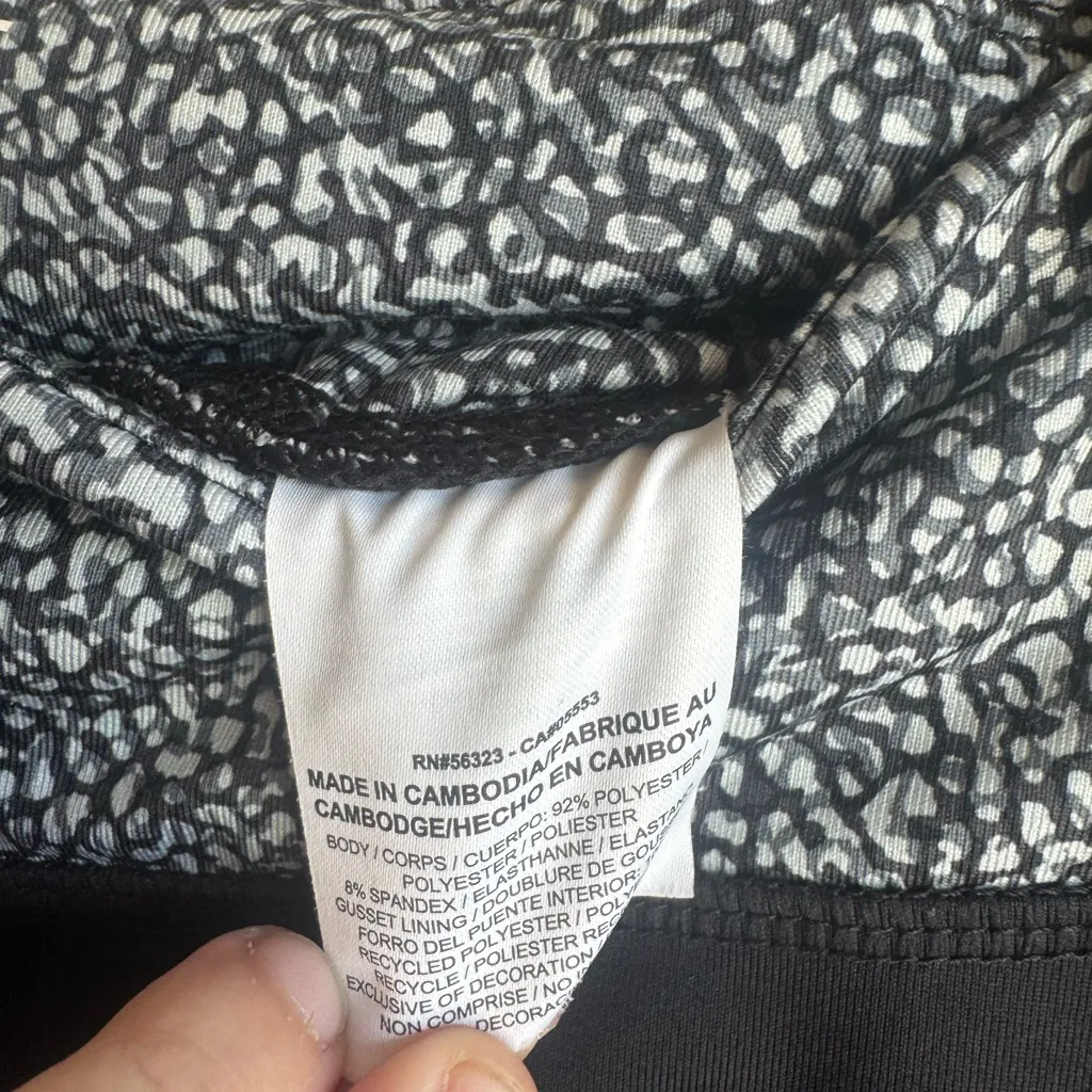 Nike Dri-FIT Black and White/Gray Cheetah Patterned Leggings Sz large - Image 4