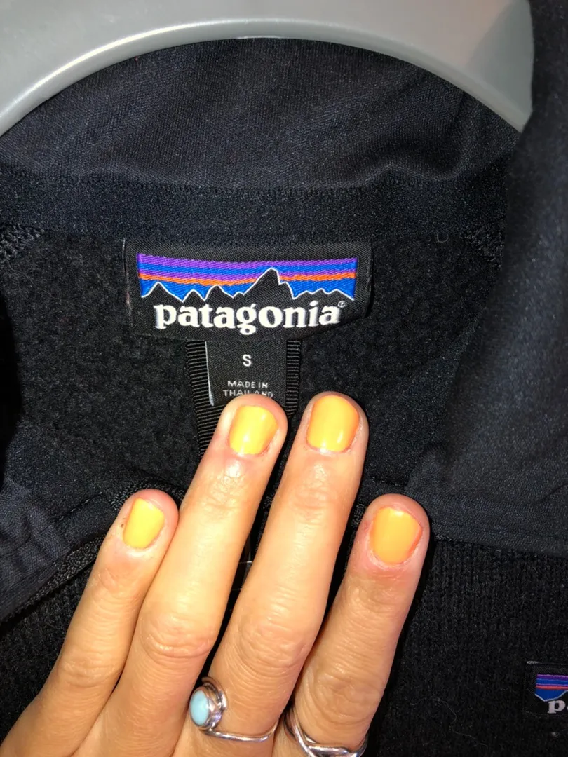 Patagonia Black Pullover - Image 4