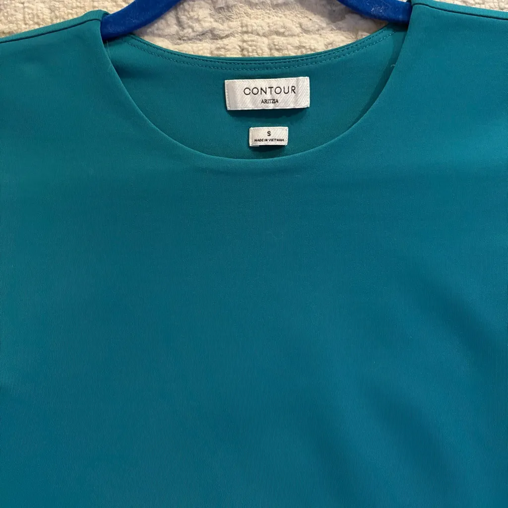 Aritzia  Contour Short Sleeve - Image 2