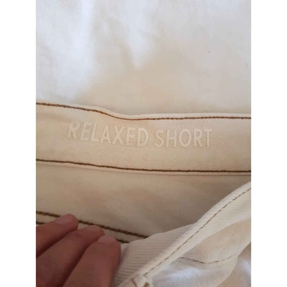 J Crew Re Imagined Womens Relaxed Denim Short In Ecru High Rise Zip Fly Size 32 - Image 4