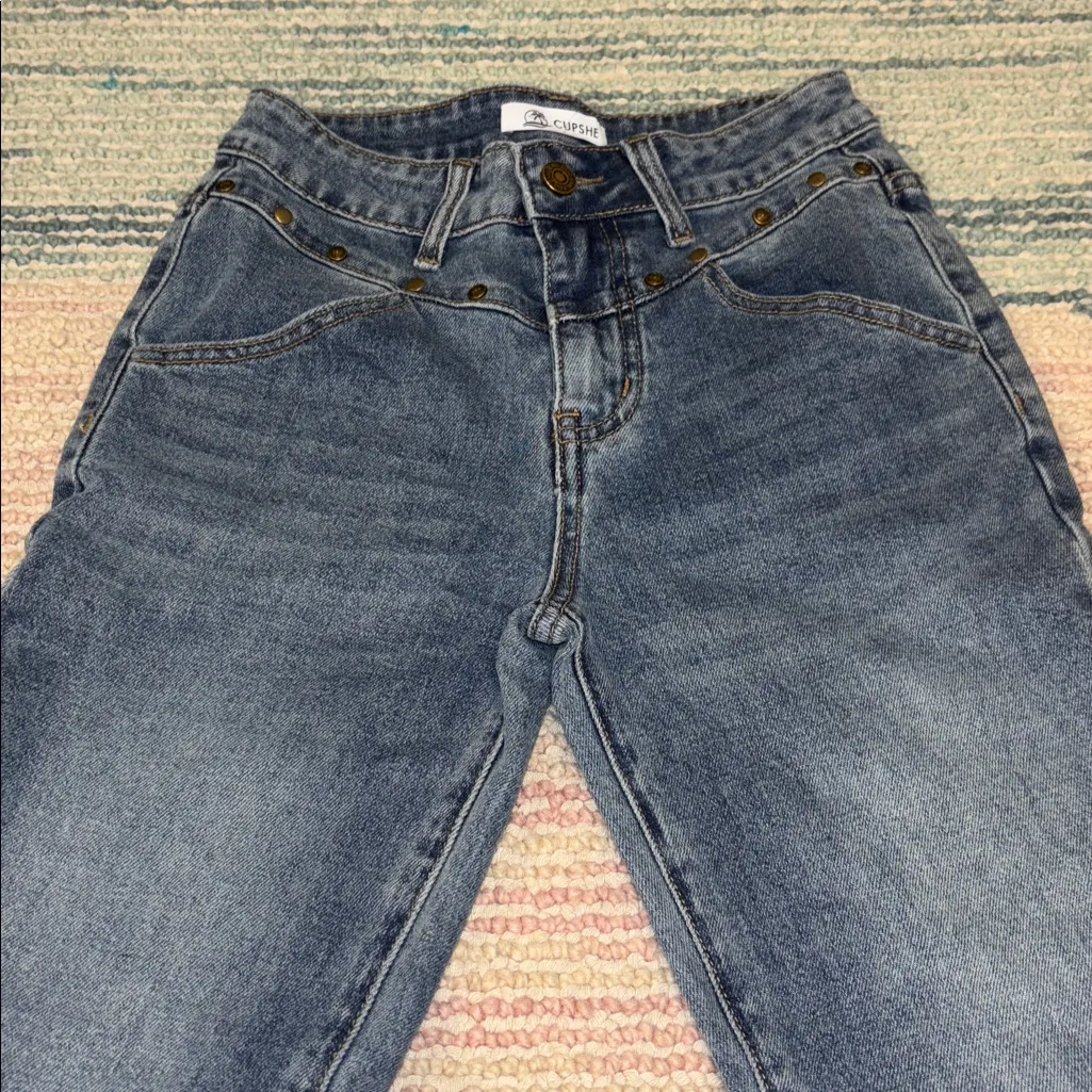 Cupshe High Road Flare Leg Jeans - Image 7