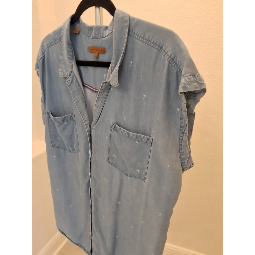 Jach's Girlfriend Button Down Tunic Top Chambray Palm Tree Short Sleeve Size L - Image 6