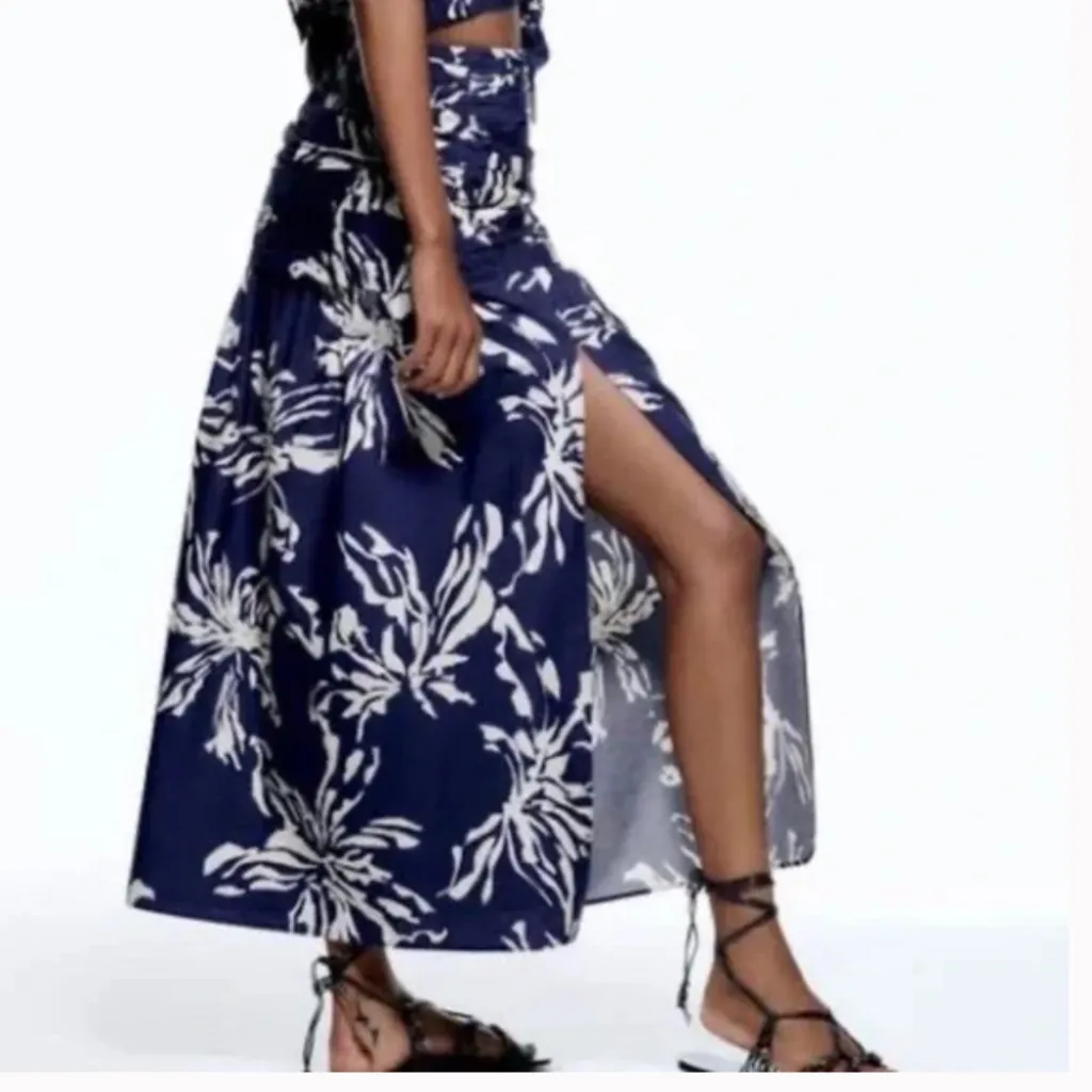 Zara Blue and White Floral A-Line Skirt | Navy & White Floral Midi Skirt 💙 - Image 5