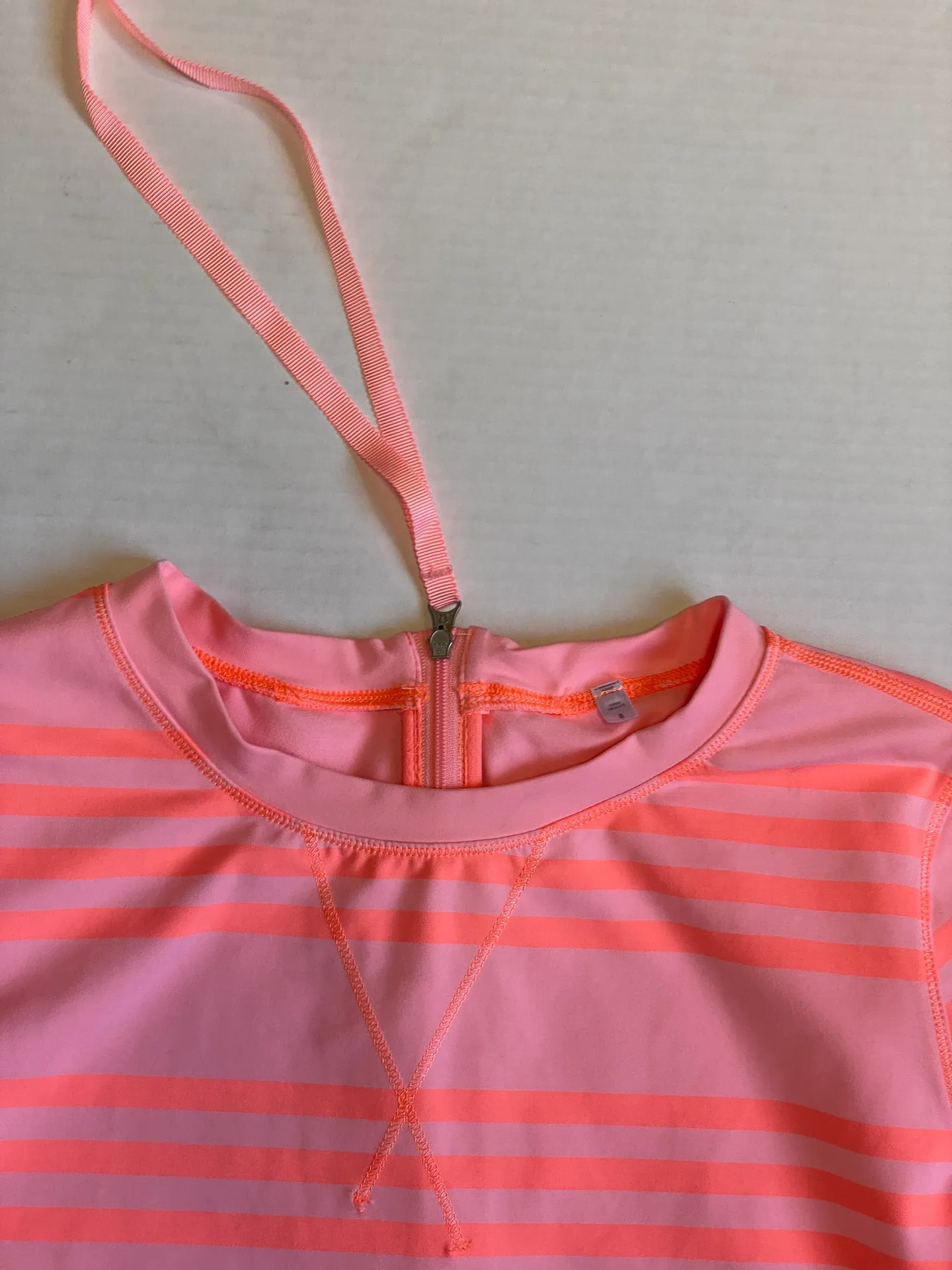 Run Warm Up Crew Top Sz 8 - Image 9