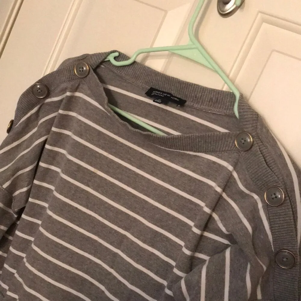 Jones New York  Grey striped sweatshirt Medium - Image 3