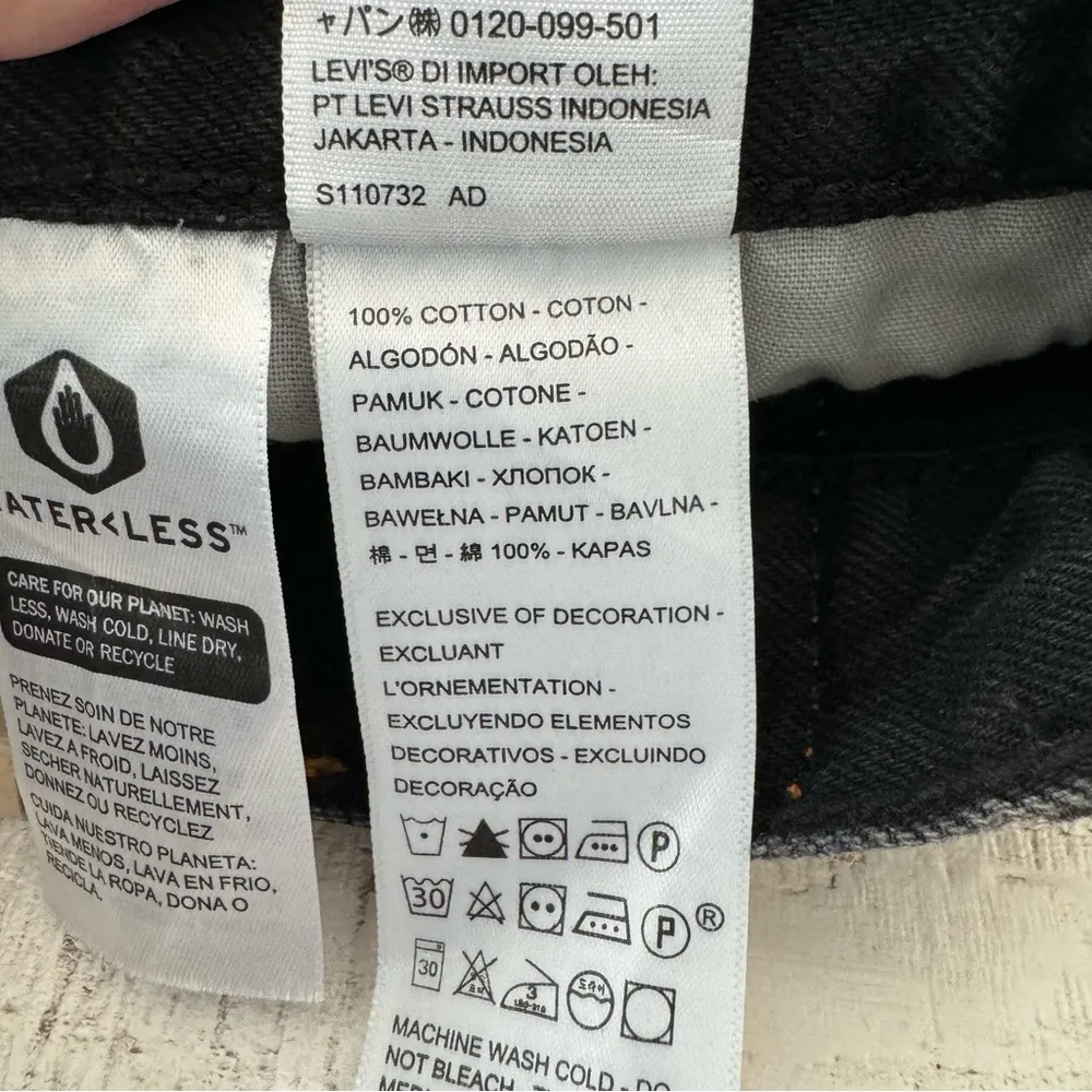 Levi’s 501 Denim Jean Shorts NWT size 31 Button Fly Black Mineral Wash - Image 6