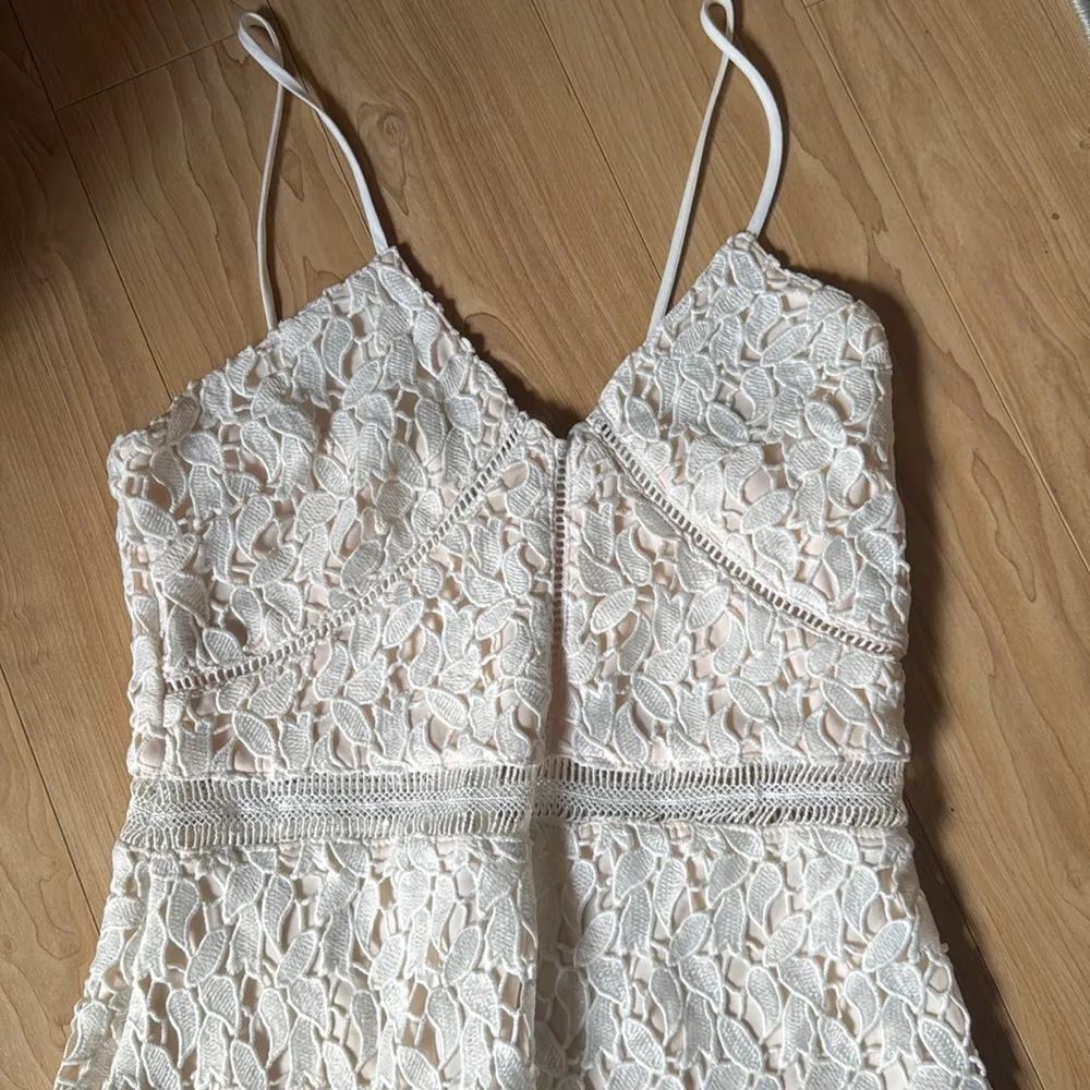 Endless Rose White Spaghetti Strap Midi Dress Size L - $45 - From Mooshkini