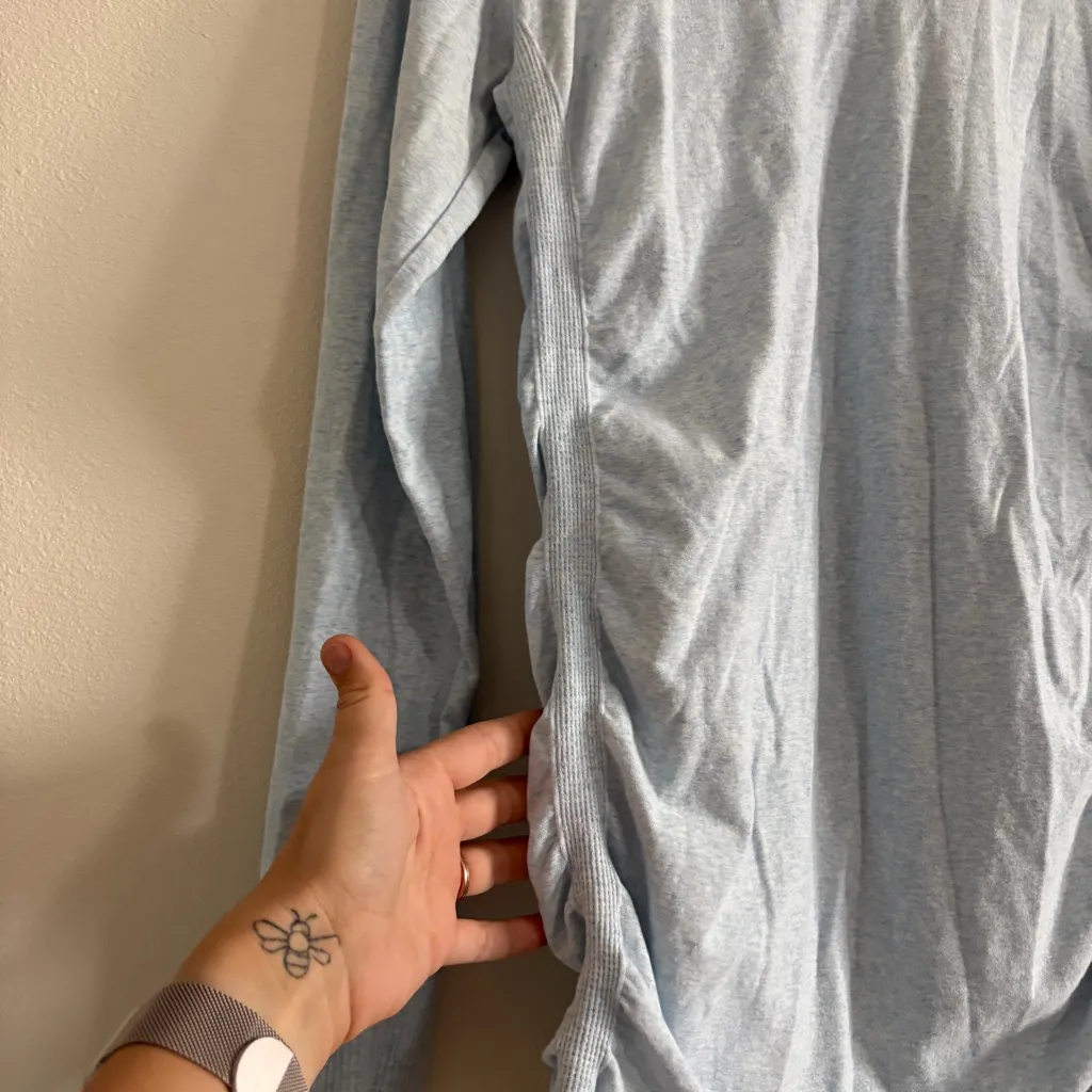 Athleta Light Blue Scoop Neck Compression Top Long Sleeve Size XL Ruched Sides - Image 5