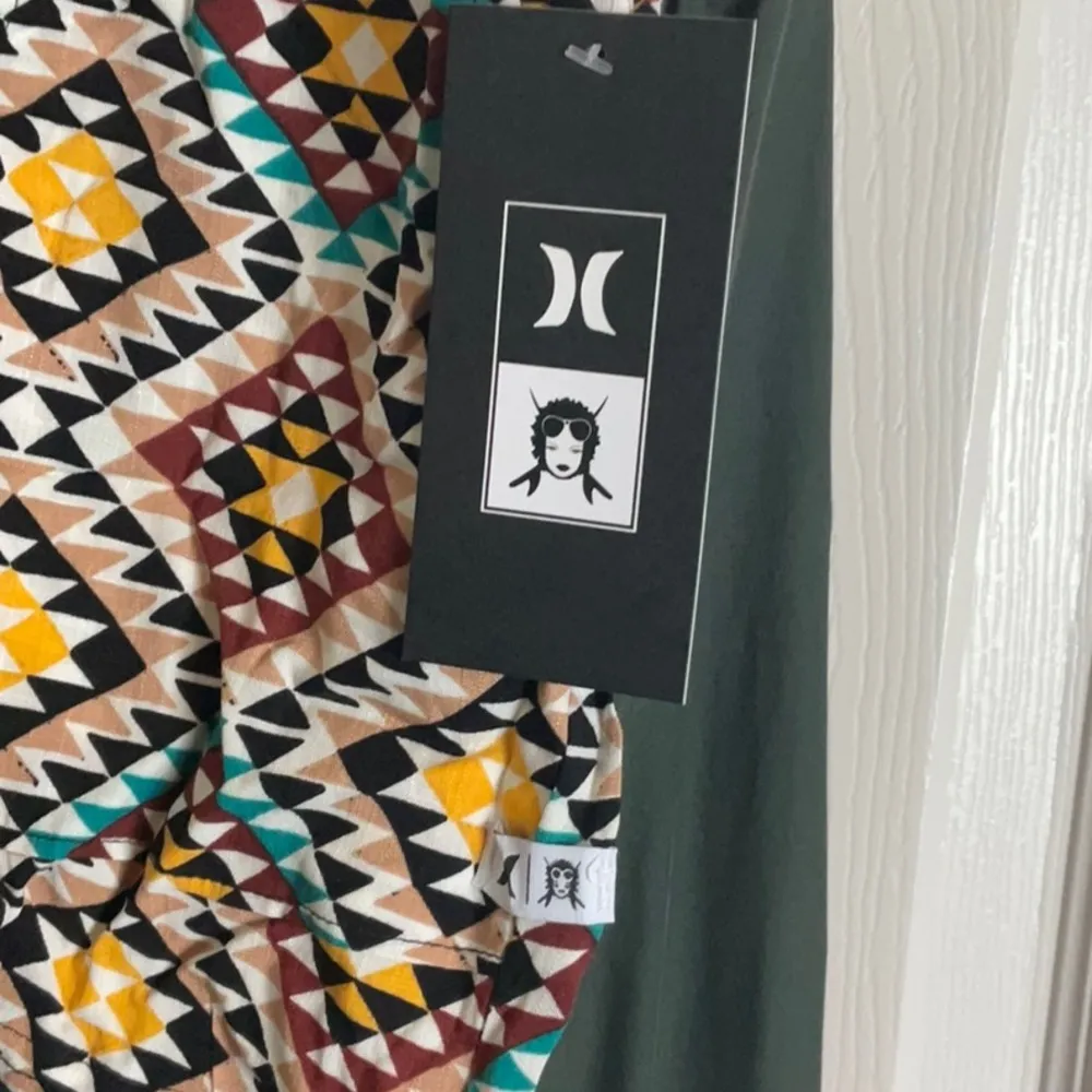 NWT Hurley Black Girls Surf Multicolored size medium women - Image 7