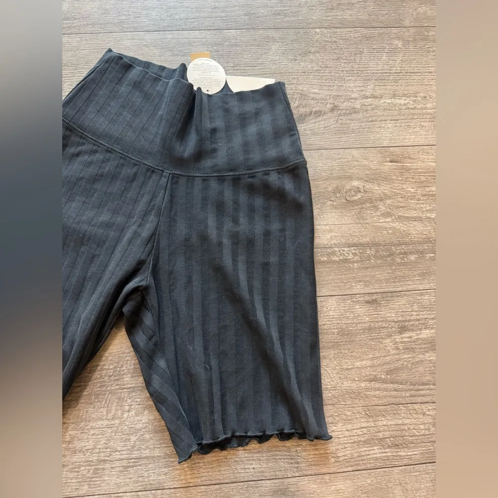 Aerie Black Ribbed Shorts - Image 4