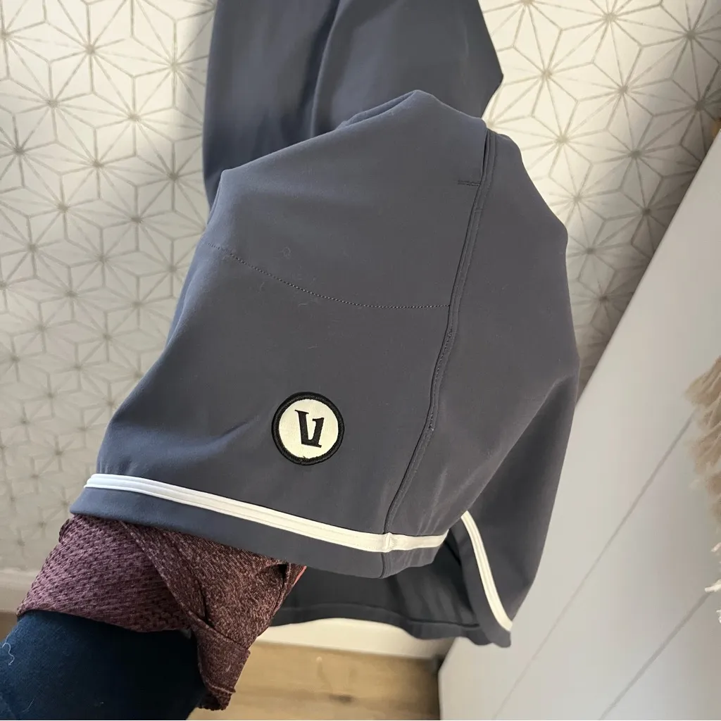 Vuori Volley Dress Gray NWOT - Image 5