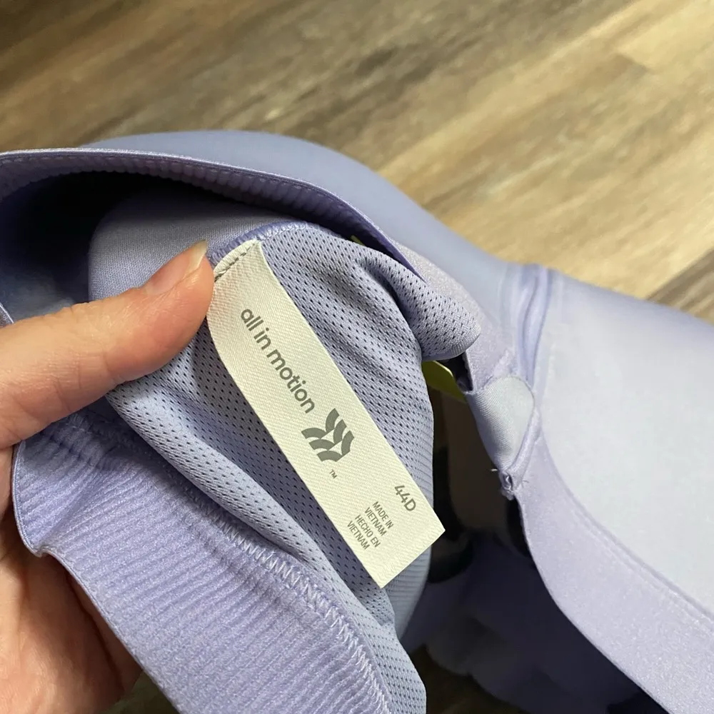 All‎ in Motion Racerback Light Purple Zip Up Front Sports Bra Size 44D NWT - Image 4