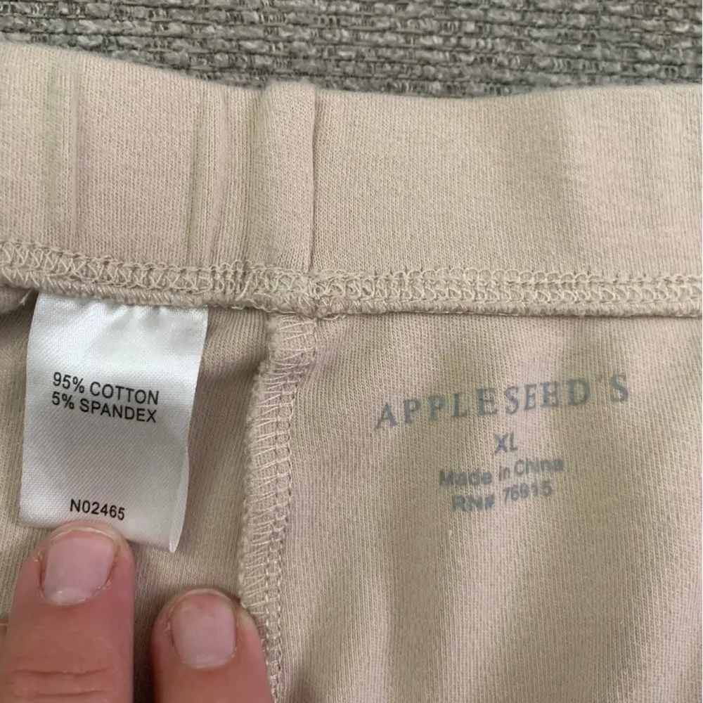 Appleseed’s Stretchy Pull On Elastic Waist Cropped Pants w/ Button Detailing XL - Image 3