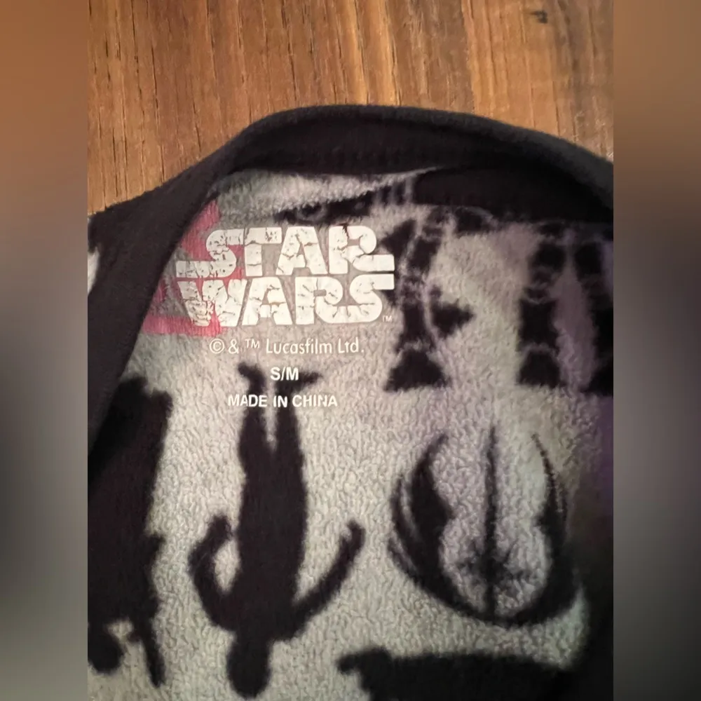 Starwars size 7/8 women zip up - Image 3