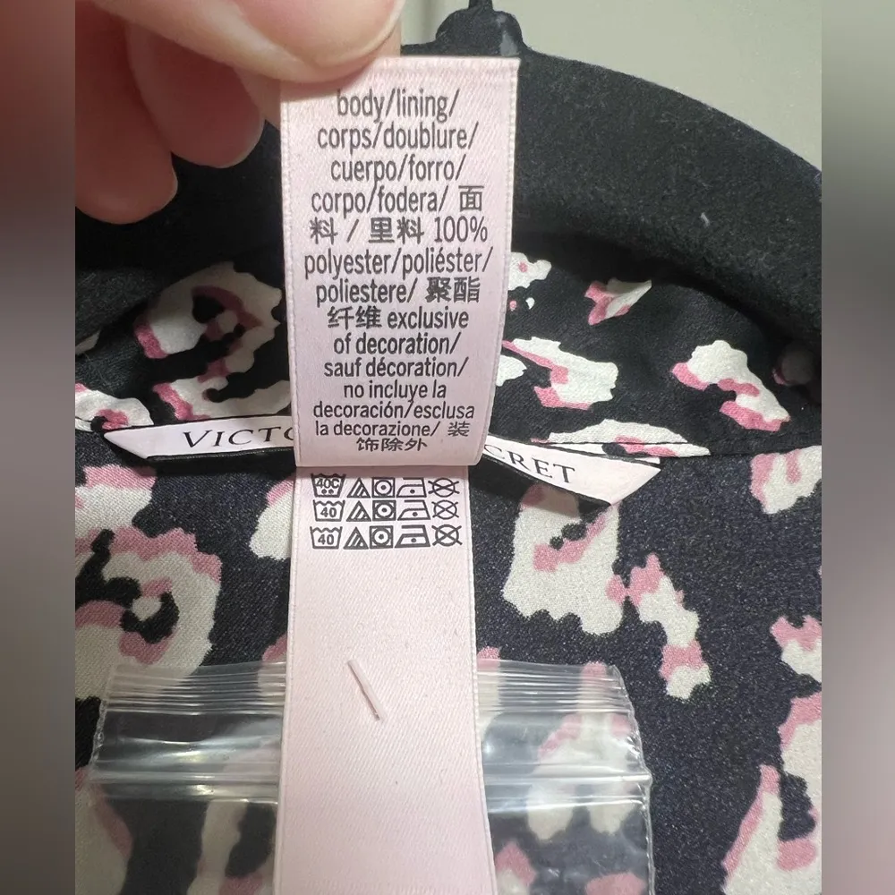 NWOT Victoria's Secret Black w/Pink Cheetah Print | Long Sleeve Pajama Top Sz XS - Image 5