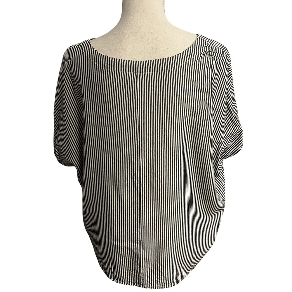 Universal Thread Striped Front Tie Shirt - Image 6