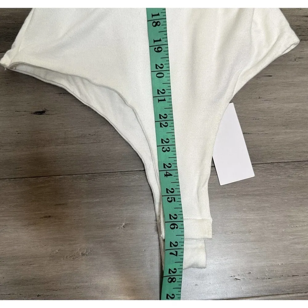 NWT ASTR The Label Prue Back Twist Bodysuit Long Sleeve Women's White Size S - Image 11