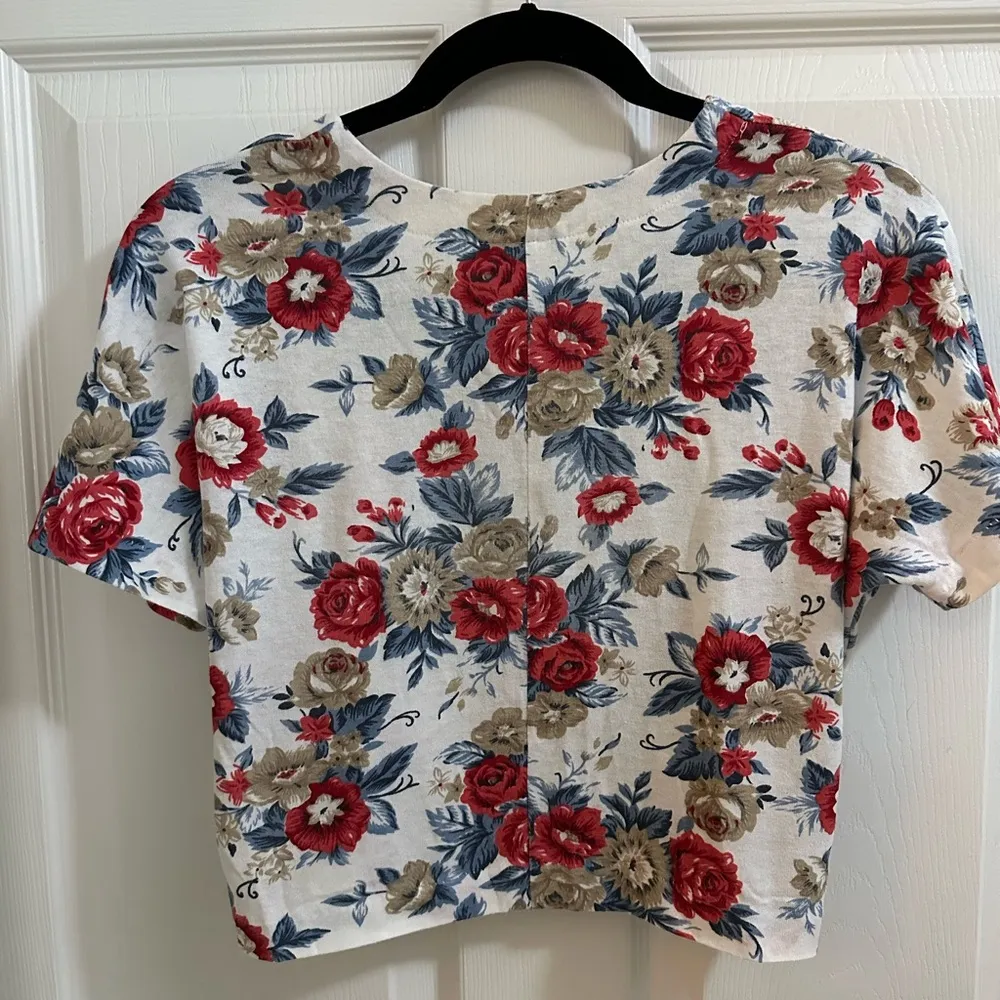 Vintage EnChante Floral Red White Blue Tan Blouse Womens size Small made in USA - Image 2