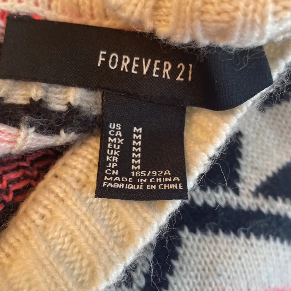 Forever 21|| Fluorescent peach/white/ black Aztec print sweater - Image 6
