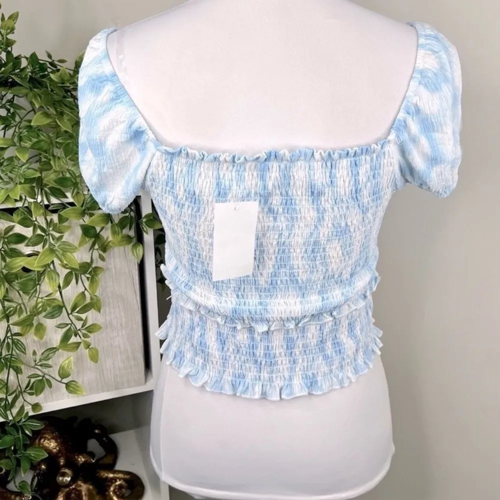 Lush Women's Blue Swirl Smocked Puff Sleeve Crop Top Size L - Image 3