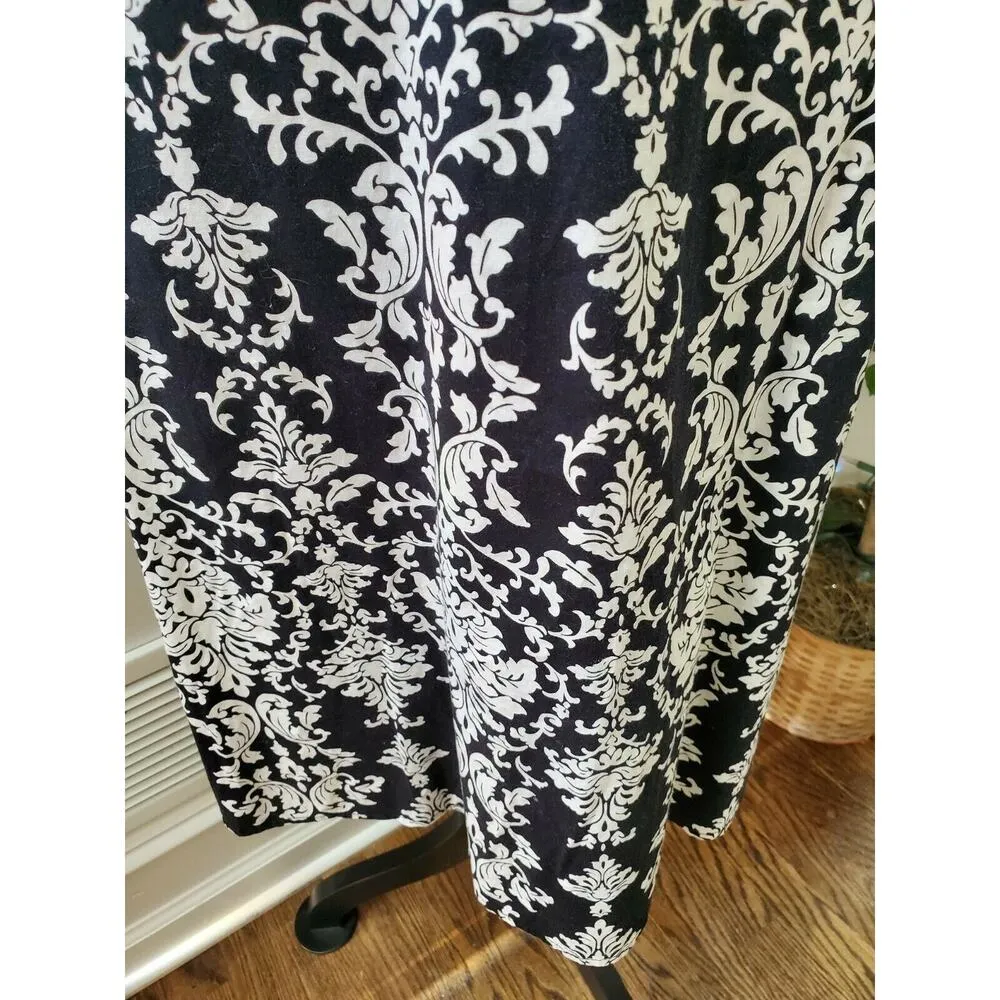 Croft & Barrow Women's Black/White Cotton V-Neck Sleeveless Knee Length Dress 8P - Image 4