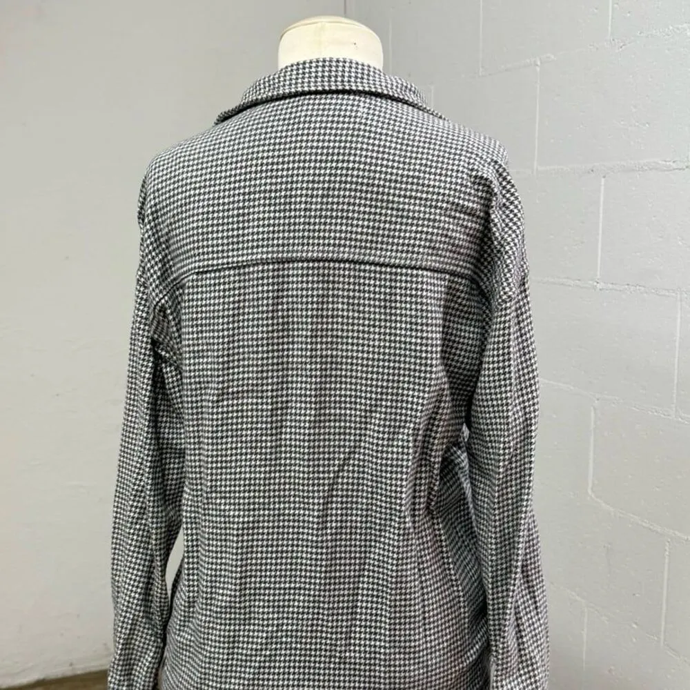 Hollister houndstooth plaid boyfriend fit flannel button down shirt - Image 4