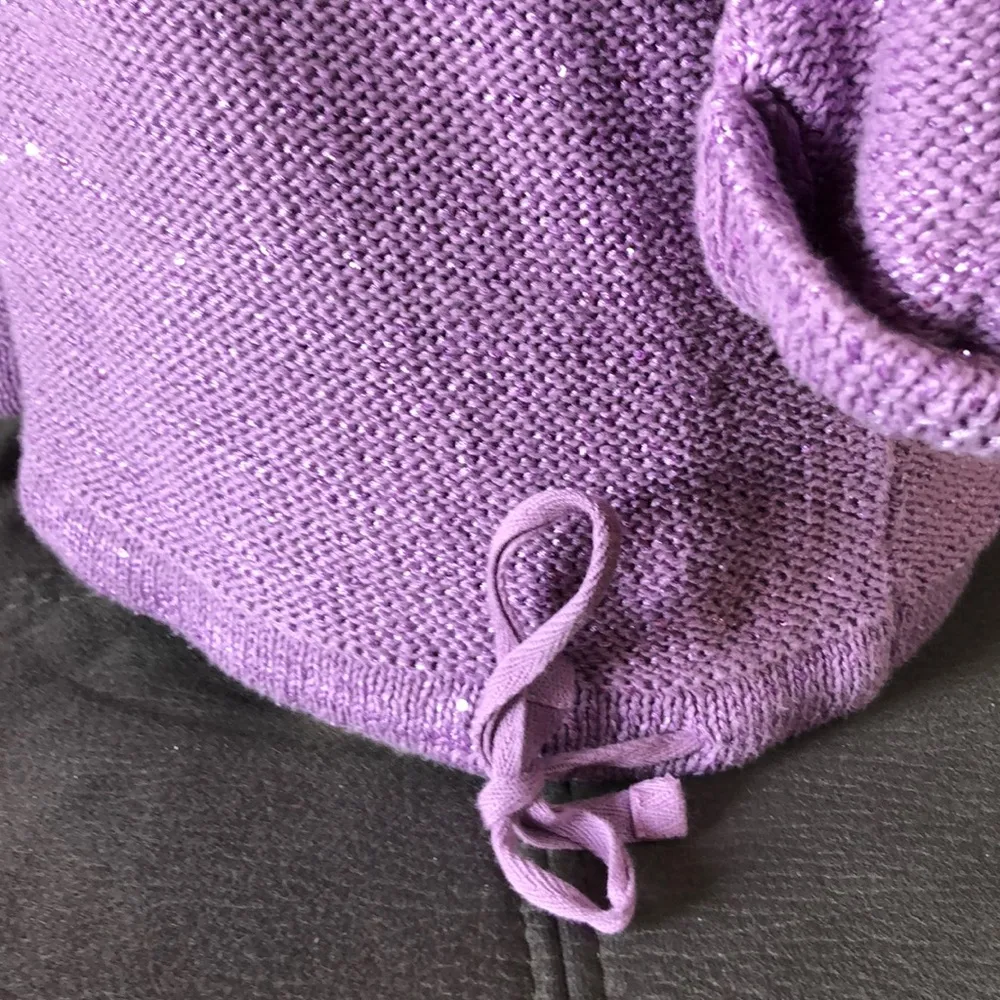 DKNY Jeans Lilac with Sequin V-Neck Top Small - Image 4