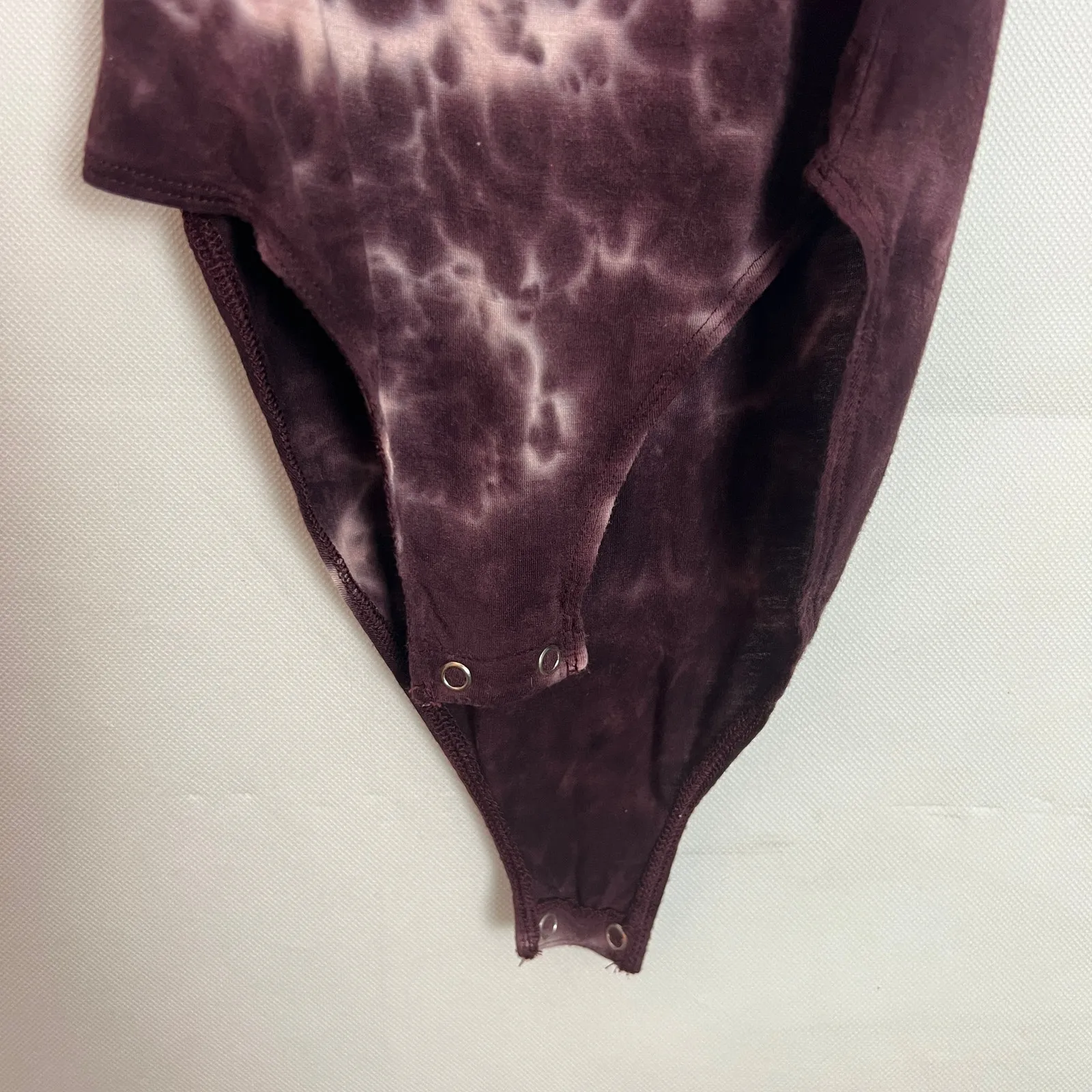 American Eagle Off Shoulder Tie-Dye Purple Bodysuit Size XS - Image 5