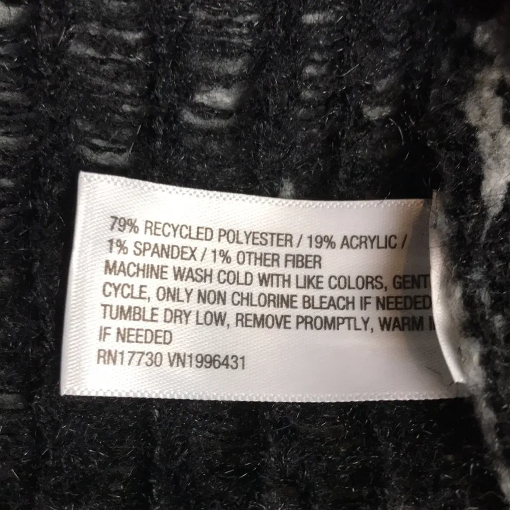 NWT Universal Thread Women’s Nordic Pattern Gray Black White Mock Neck Sweater - Image 9