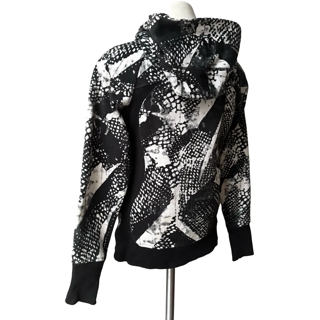 Lululemon Scuba Hoodie III in Static Mist White Black, Sz 6 - Image 6