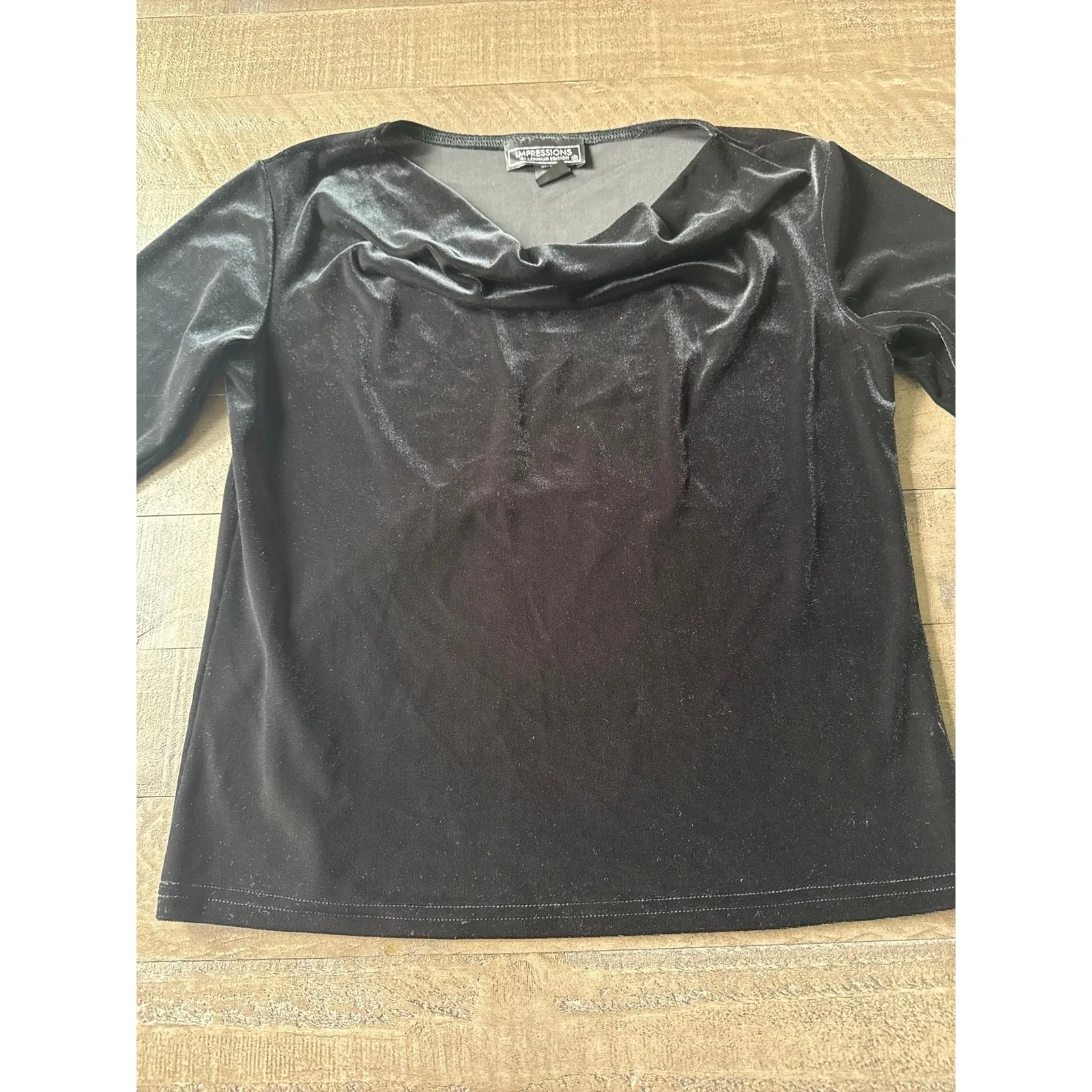 Impressions‎ Women's Velvet Black Quarter Sleeve Choker NeckTop Size Medium - Image 2