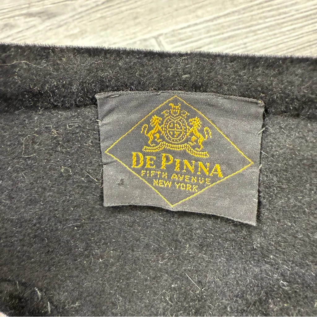 Vintage 1920s de pinna hat black with beaded flower appliqué funky retro hat - Image 10