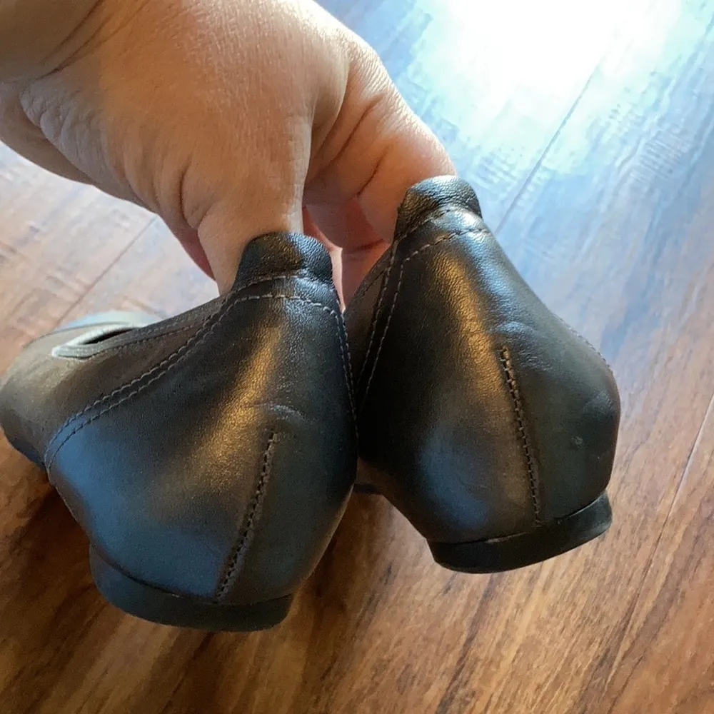 Munro metallic slip on shoes size‎ 8.5 - Image 4