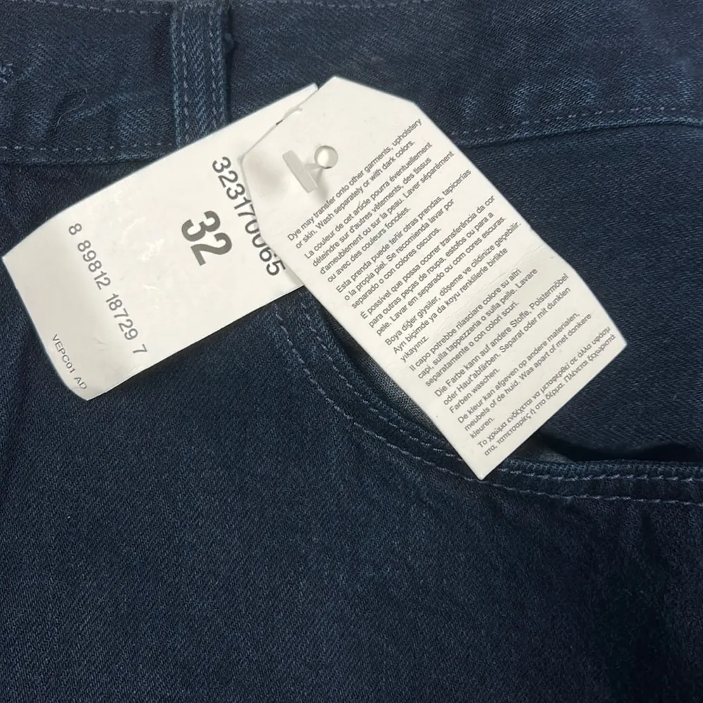 Levi’s 501 Straight Leg Button Fly Denim Shorts - Raw Hem Dark Wash NWY Size 32 - Image 5