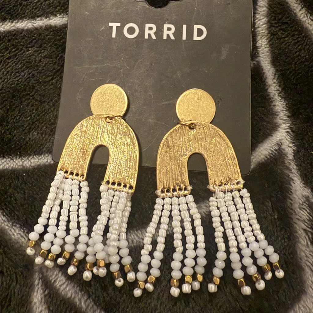 Torrid Gold White Beaded Arch Hammered Metal Statement Fringe Stud Earrings - Image 3