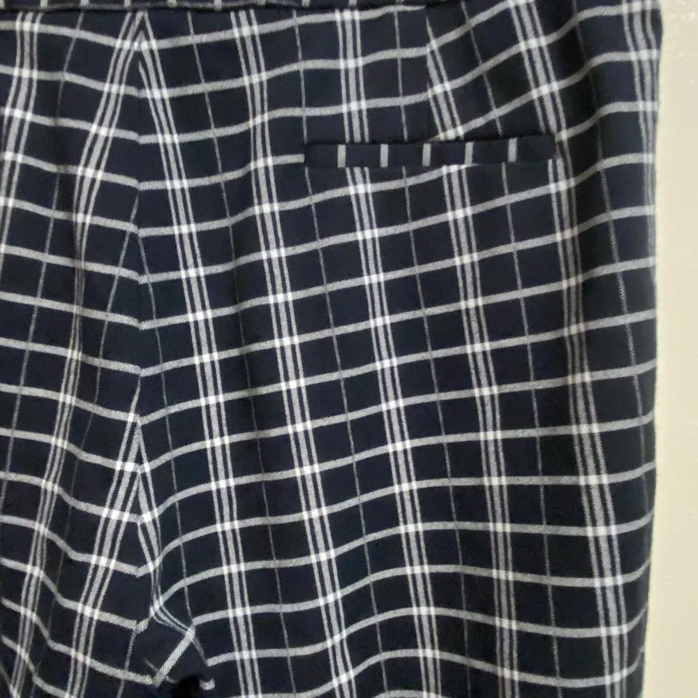 Amanda + Chelsea Women’s Plaid Capri Pants Size 19W Black White Waist 28” - Image 3