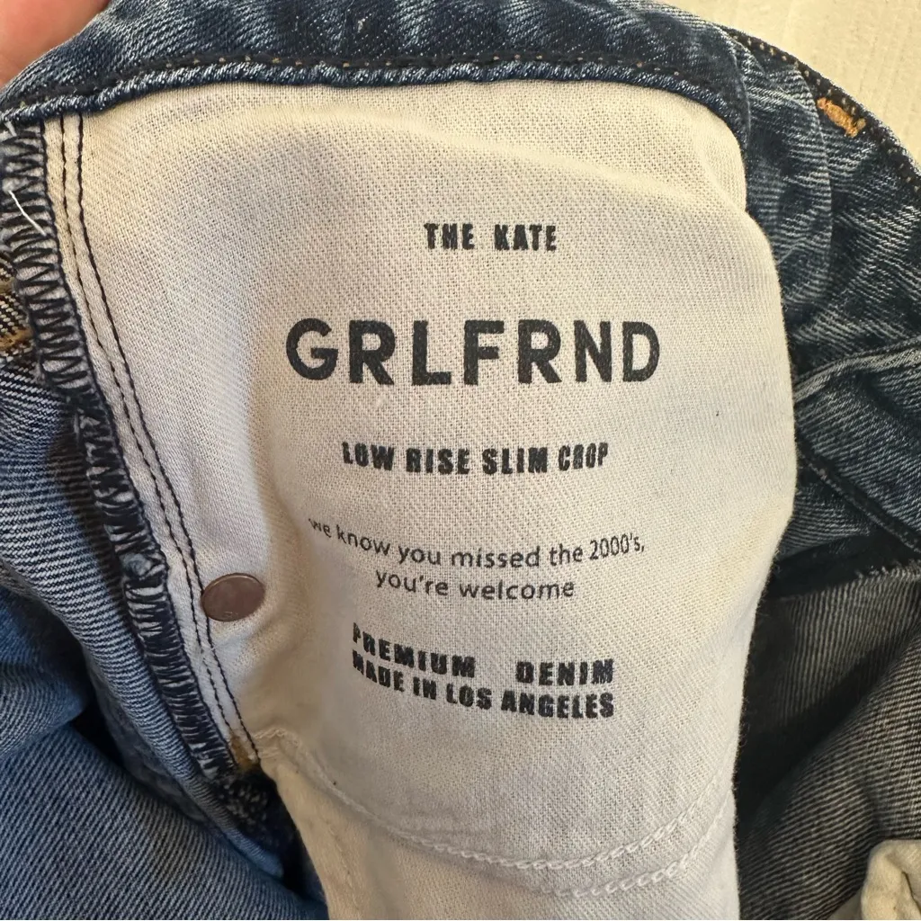 GRLFRND The Kate Low Rise Slim Crop Jeans Hidden Hills Medium Wash Size 28 NWOT - Image 7