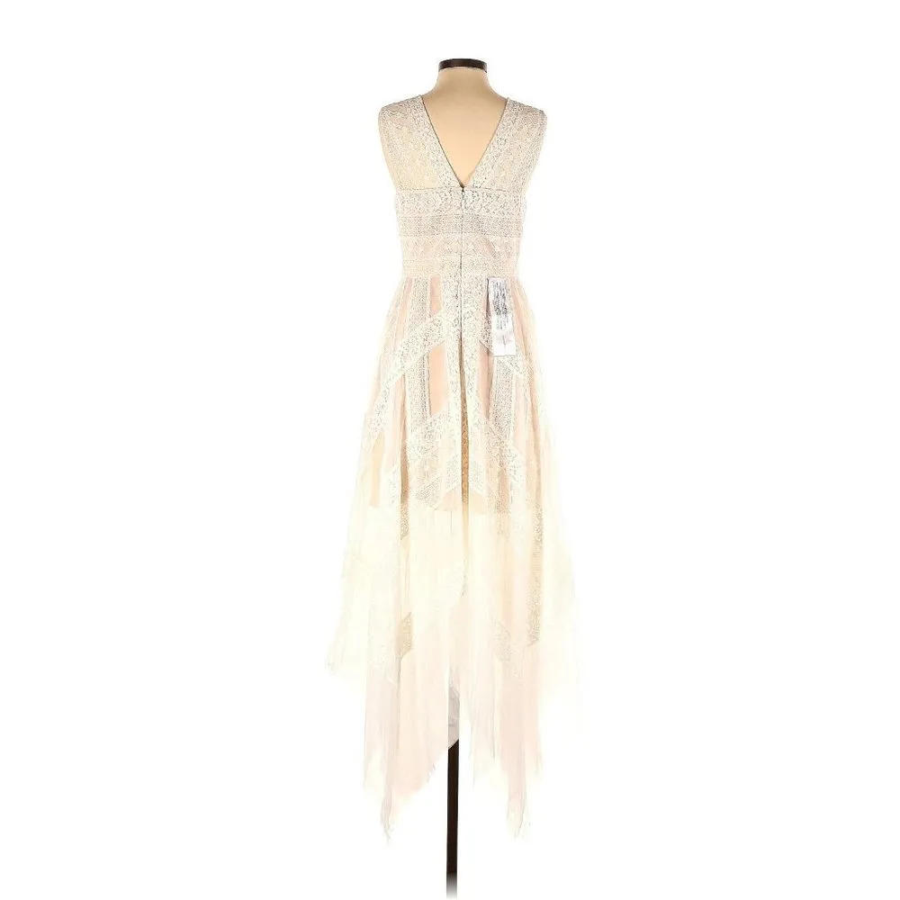 NWT BCBG MaxAzria Andi in Off White Nude Lace Handkerchief Hem Sheer Dress 0 - Image 4