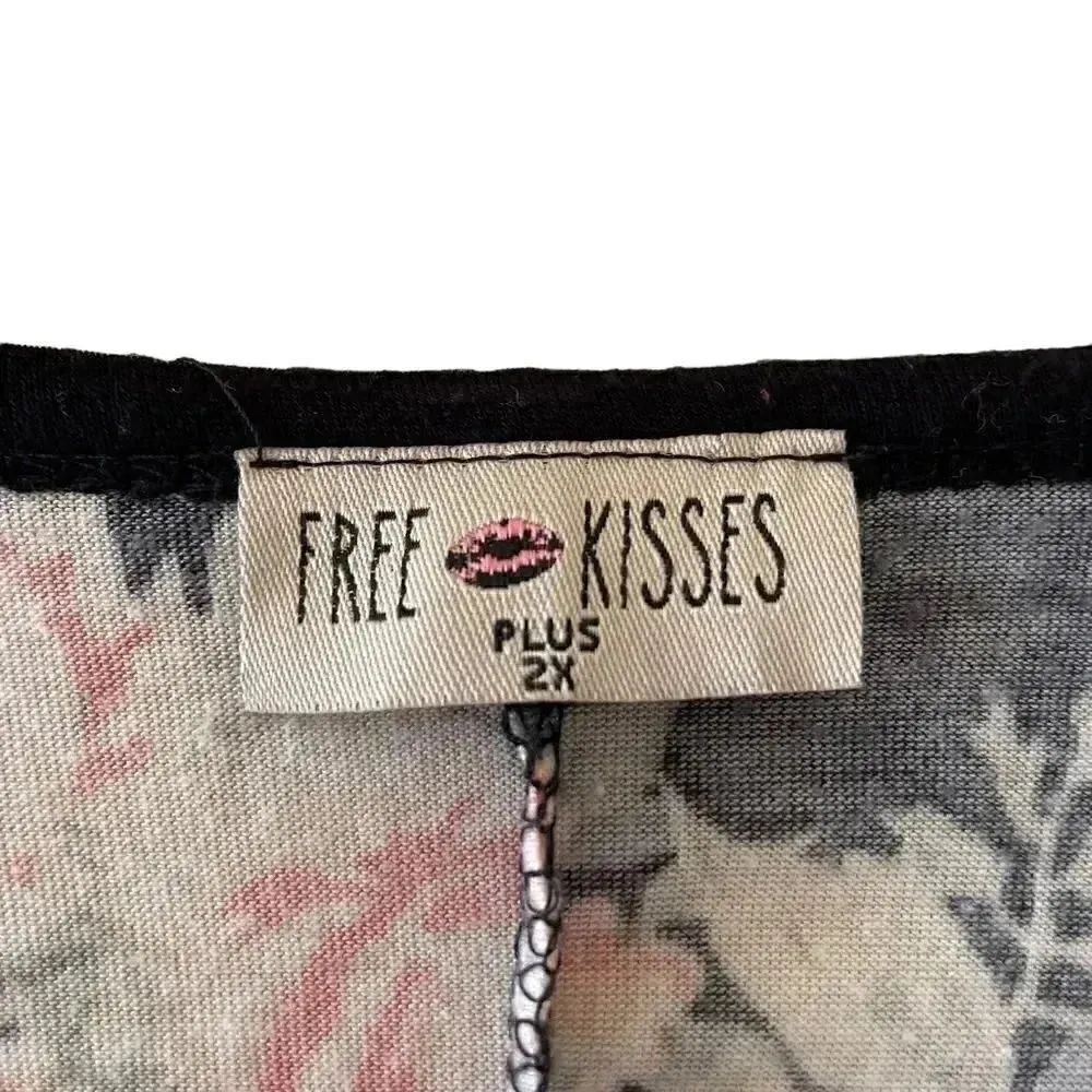 Free Kisses ¾ Sleeves Womens Floral Crewneck “Feels Like Love” Print SZ 2X - Image 4