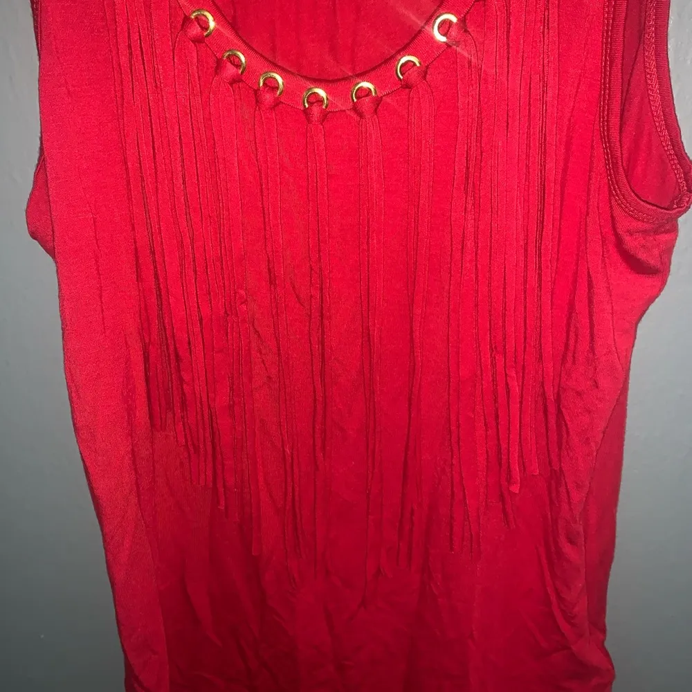 Michael Kors red fringe sleeveless top - Image 5