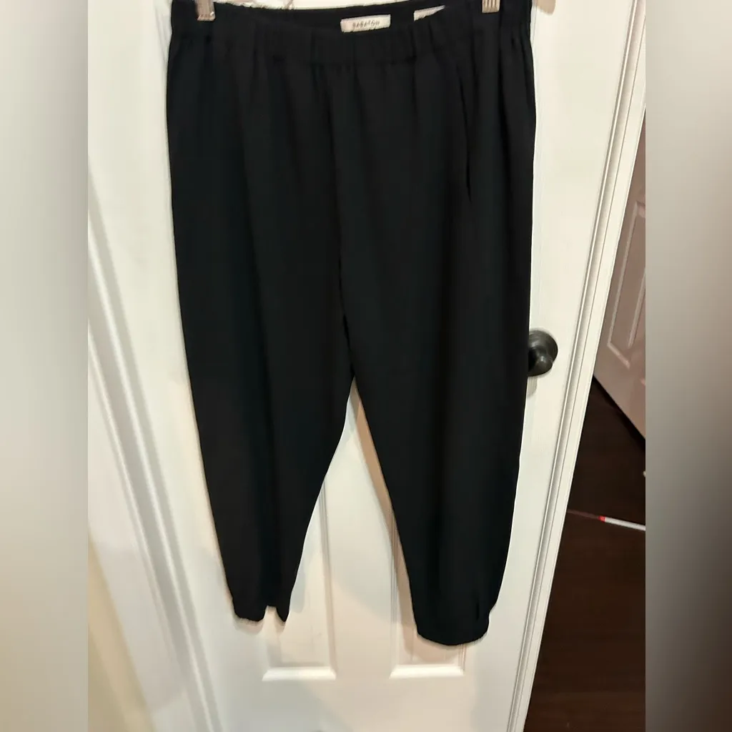 Aritzia Babaton Elegant Black Pocket Dress Pant Trousers w Jogger bottom M - Image 2