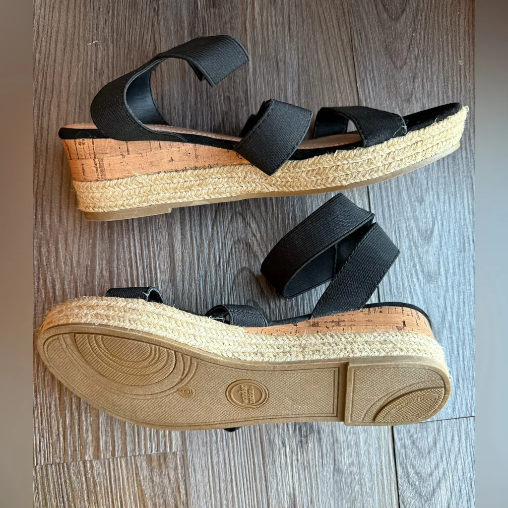 Women's Black‎ Sandals Wonder Nation size 6 - Image 3