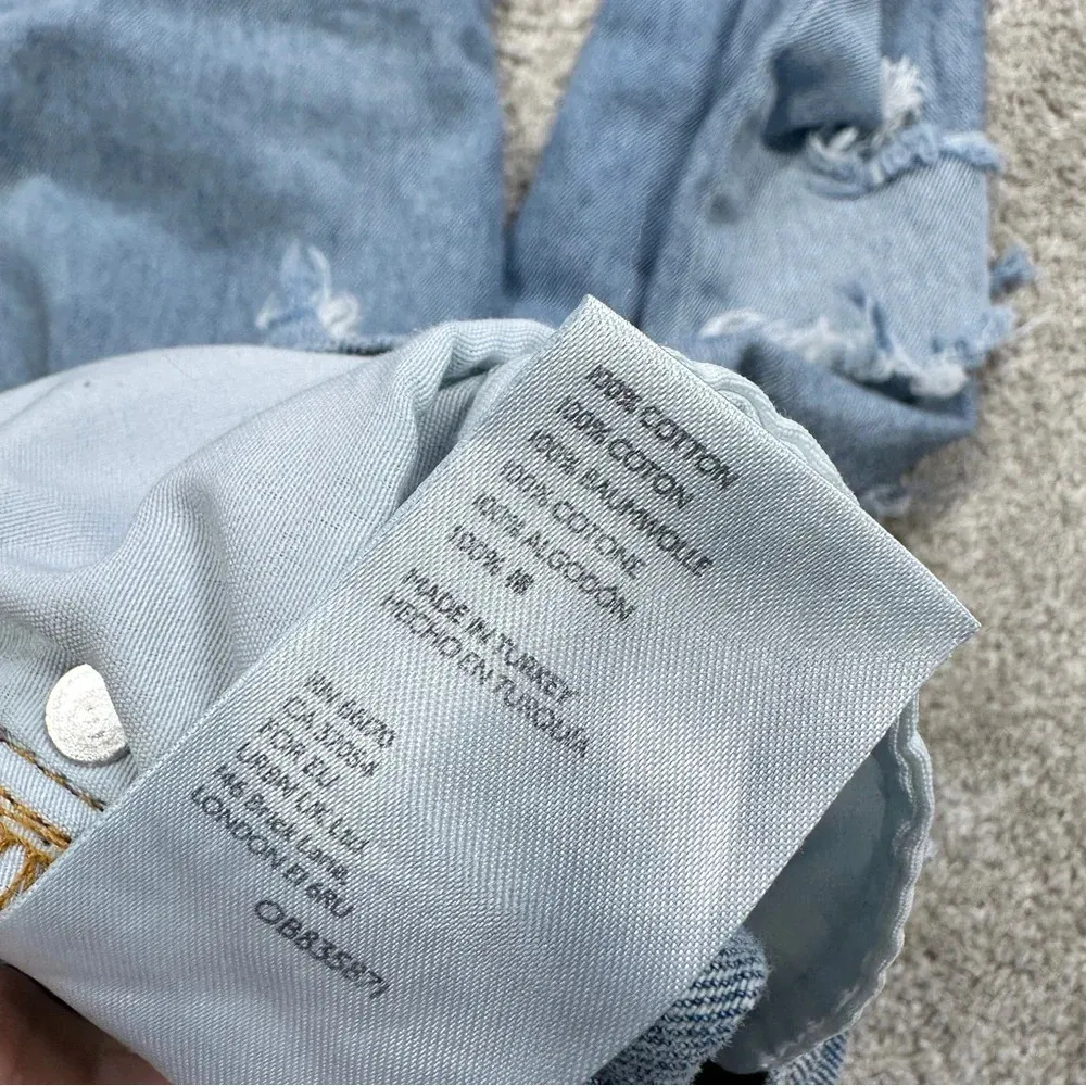 BDG Mom High Rise Distressed Jeans Light Wash Busted Knee Destroyed Holes 26 - Image 10