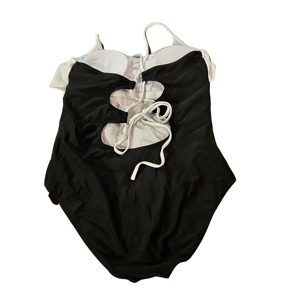Black & White Ruffle Swimsuit - Image 3
