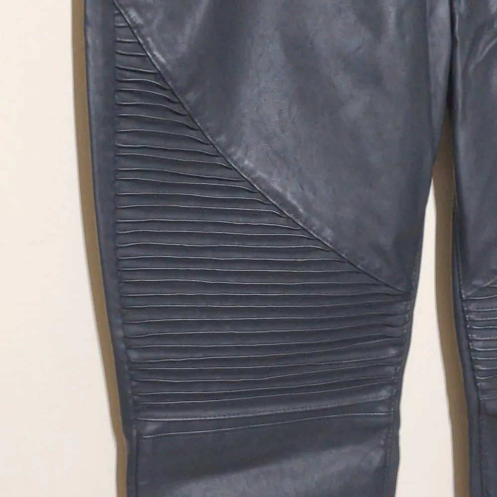 Blank NYC Vegan Leather Skinny Ankle Zip Moto Pants in Black - Size 32 - NWT - Image 5