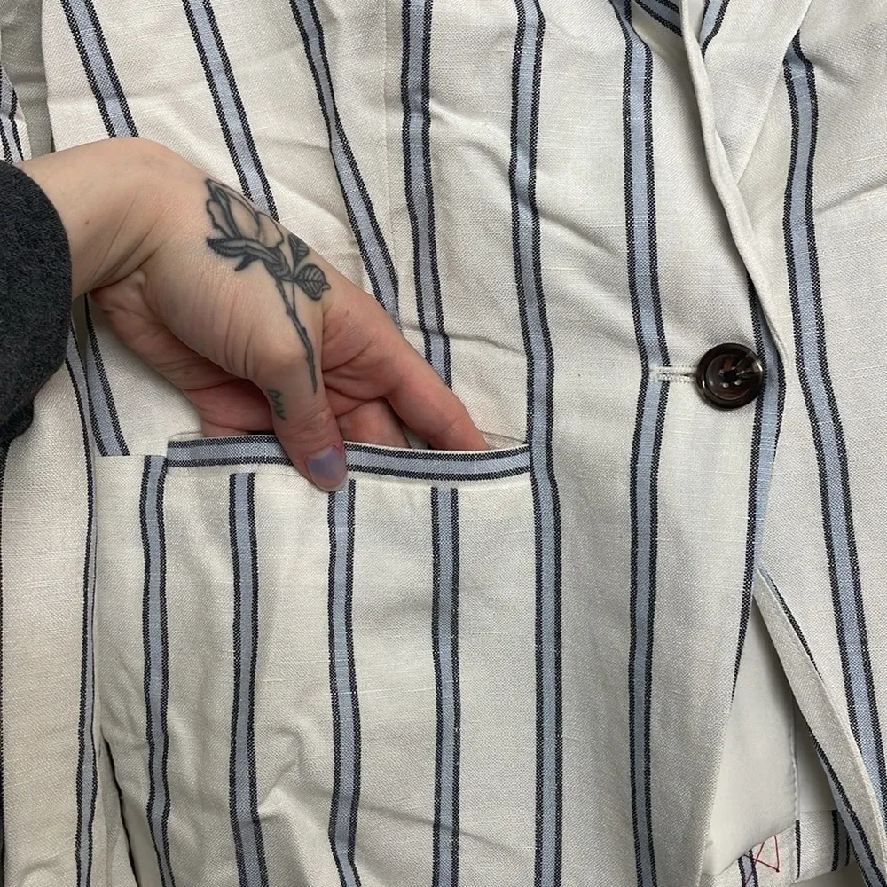 White Linen Pinstripe Blazer - Image 6