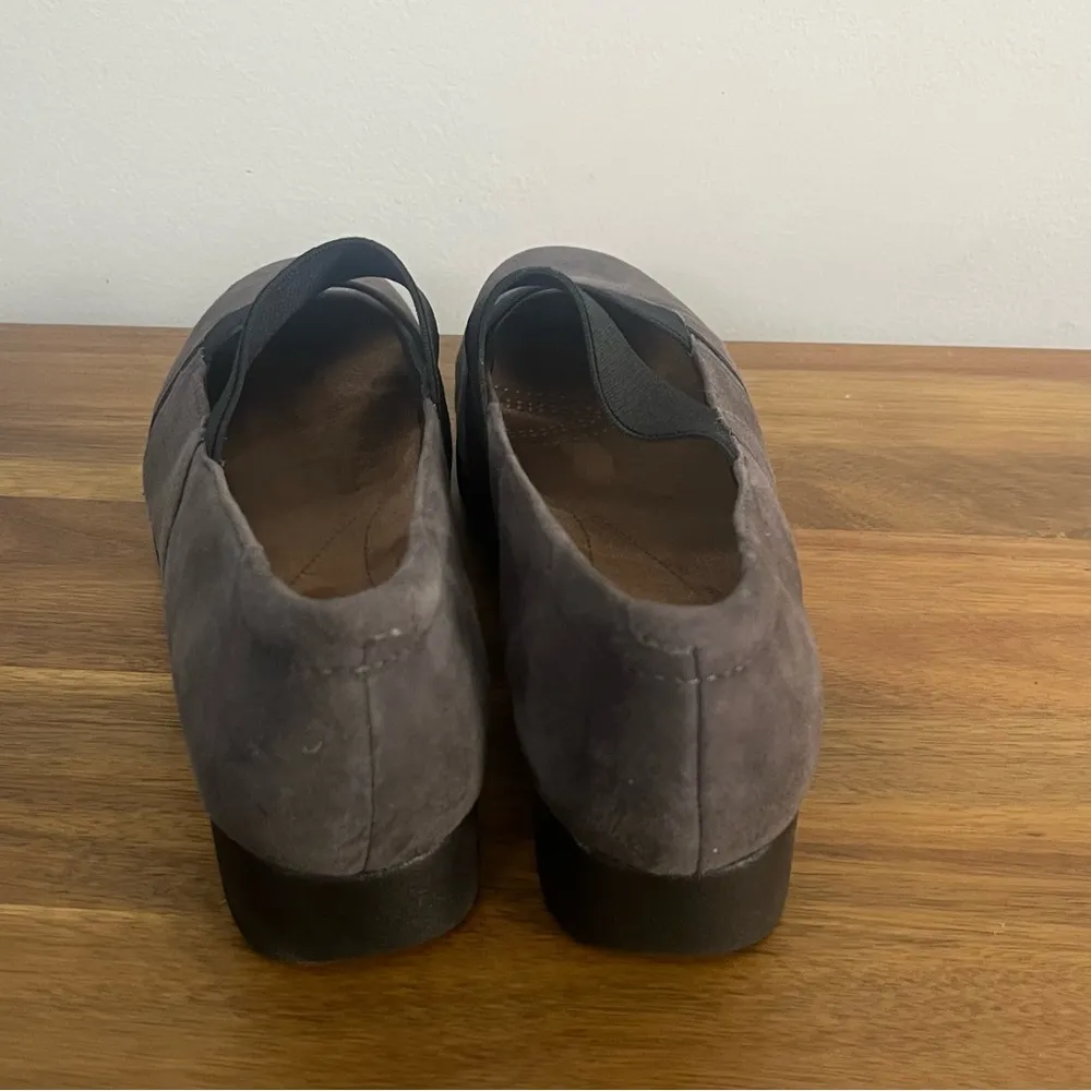 Clarks Artisan Daelyn Villa Grey Suede Mary Jane size 10 W - Image 4