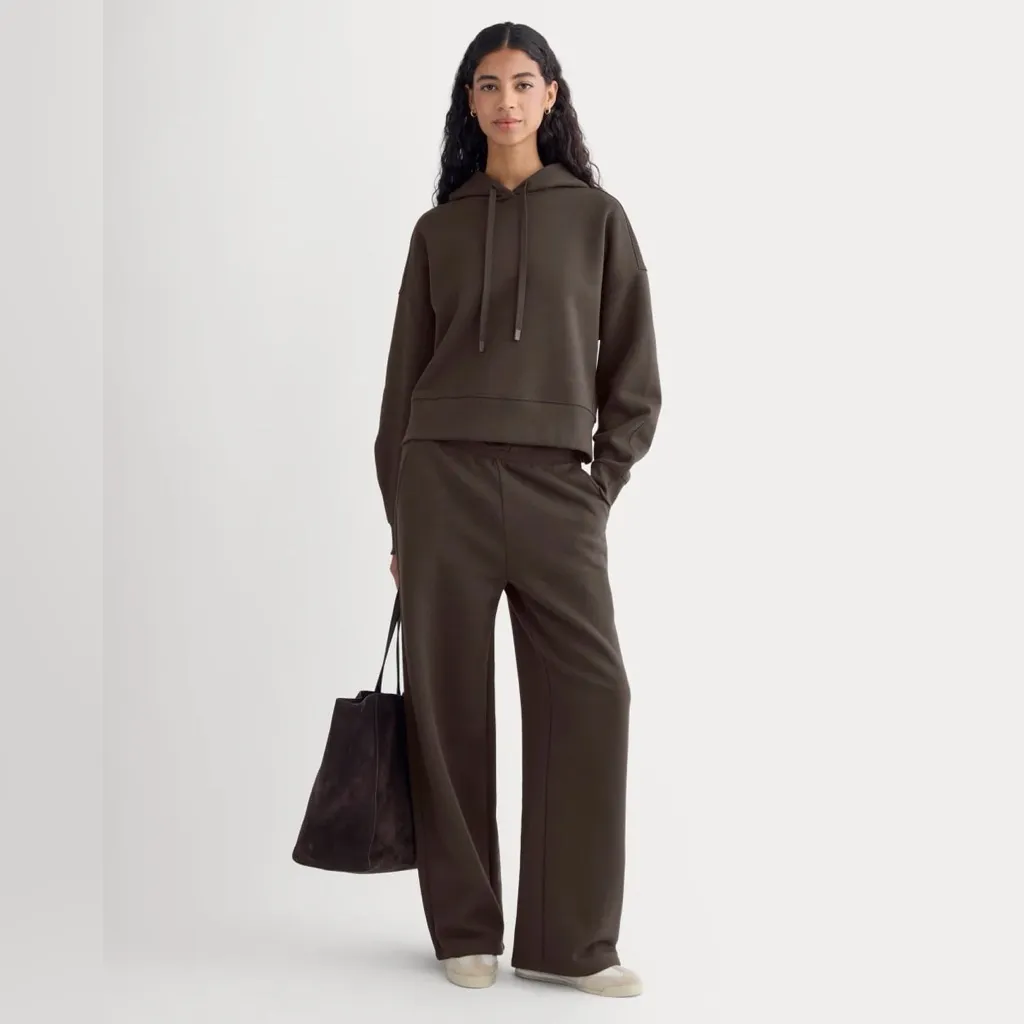Everlane Cropped Luxe Fleece Hoodie in Dark Chocolate, Size Medium - Image 2