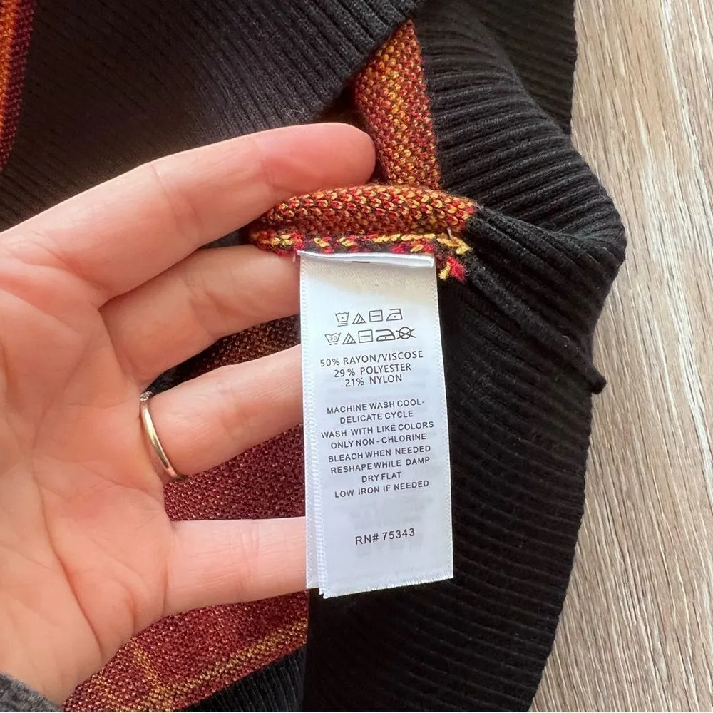 Nwt Tahari plaid v neck sweater Christmas holidays Women’s Size‎ L - Image 6